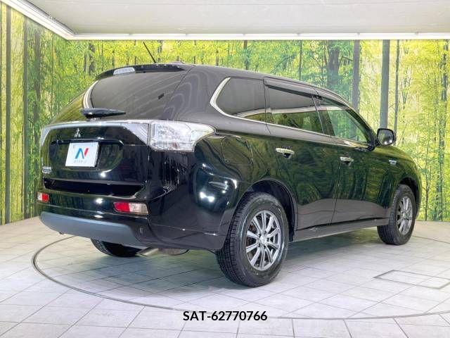 Mitsubishi OUTLANDER PHEV 2015-03 240973-16
