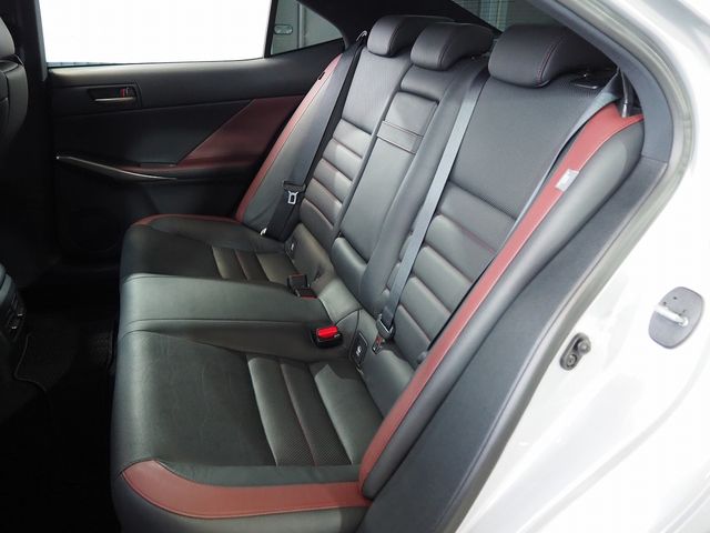 Lexus IS 2017-03 194185-9