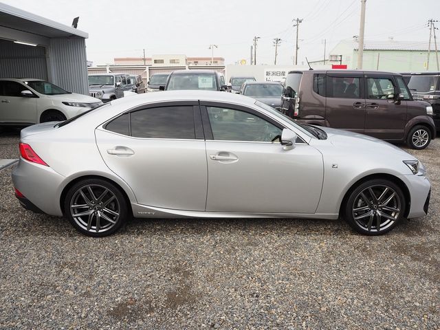 Lexus IS 2017-03 194185-21