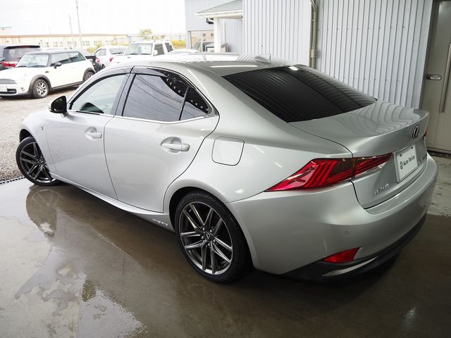 Lexus IS 2017-03 194185-4