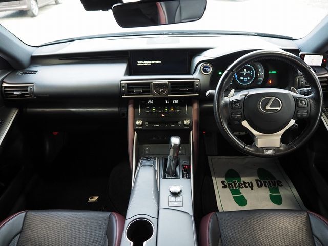 Lexus IS 2017-03 194185-6