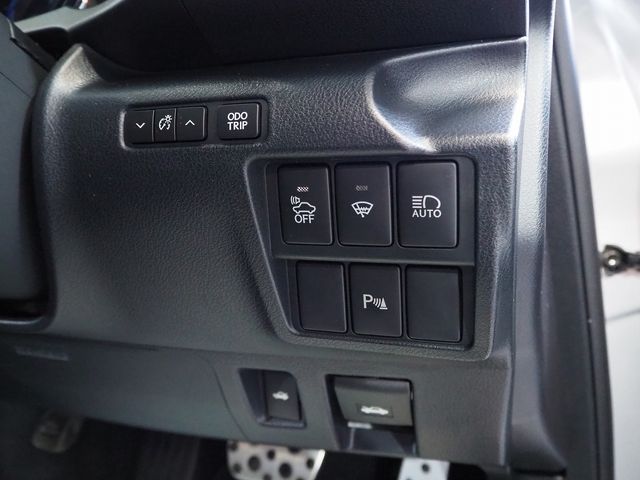 Lexus IS 2017-03 194185-14