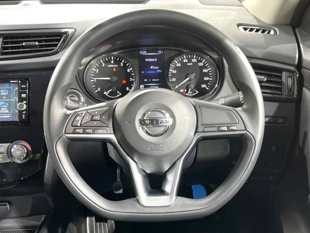 Nissan X-TRAIL 2019-04 27569-10