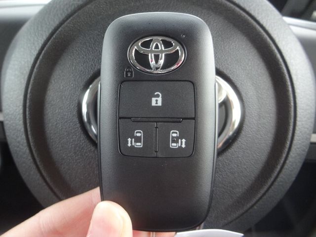 Toyota ROOMY 2021-03 196388-17