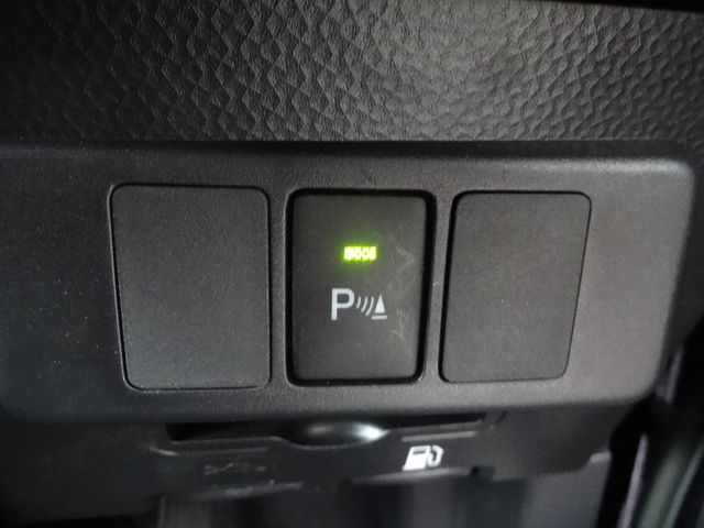 Toyota ROOMY 2021-03 196388-18