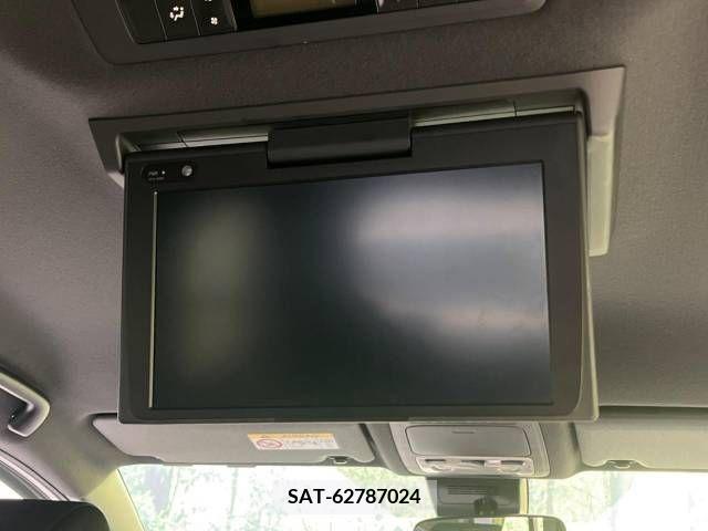 Toyota VOXY 2019-05 332426-4