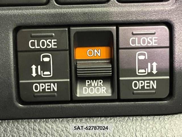 Toyota VOXY 2019-05 332426-2