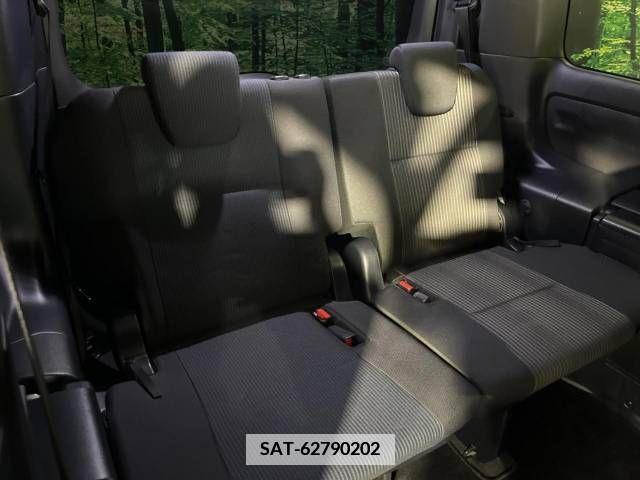 Toyota VOXY 2019-08 351127-10