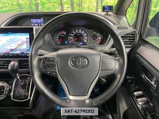 Toyota VOXY 2019-08 351127-12