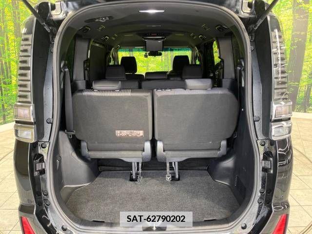 Toyota VOXY 2019-08 351127-11
