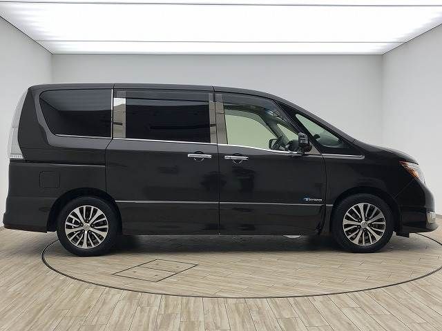 Nissan SERENA 2015-02 21883-18