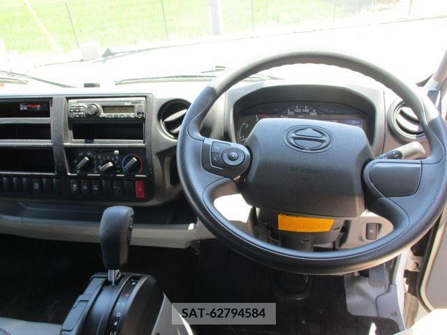 Hino DUTRO 2020-10 200743-12