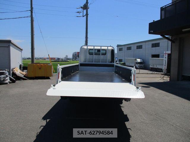 Hino DUTRO 2020-10 200743-7