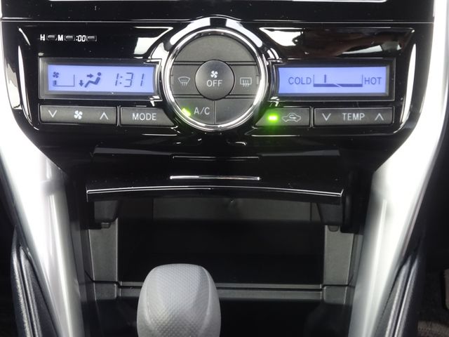 Toyota PREMIO 2019-03 25028-10