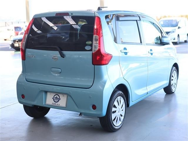 Nissan DAYZ 2018-10 195555-3