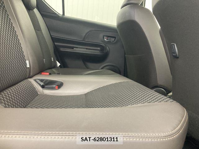 Toyota AQUA 2019-10 337253-24