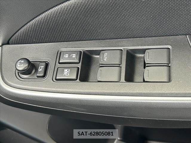 Suzuki SWIFT 2019-04 335609-24