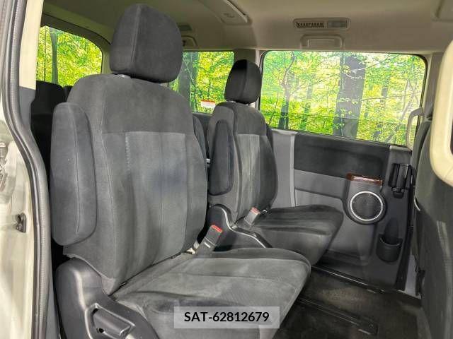 Mitsubishi DELICA D5 2011-07 372777-9