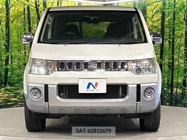 Mitsubishi DELICA D5 2011-07 372777-15