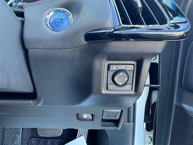Toyota CROWN SEDAN 2019-03 25998-26