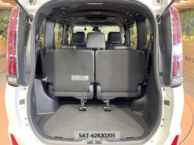 Toyota NOAH 2019-12 321666-12