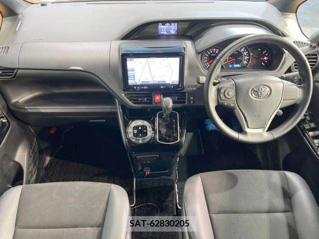 Toyota NOAH 2019-12 321666-1