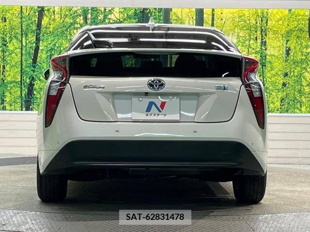 Toyota PRIUS 2018-01 207326-18