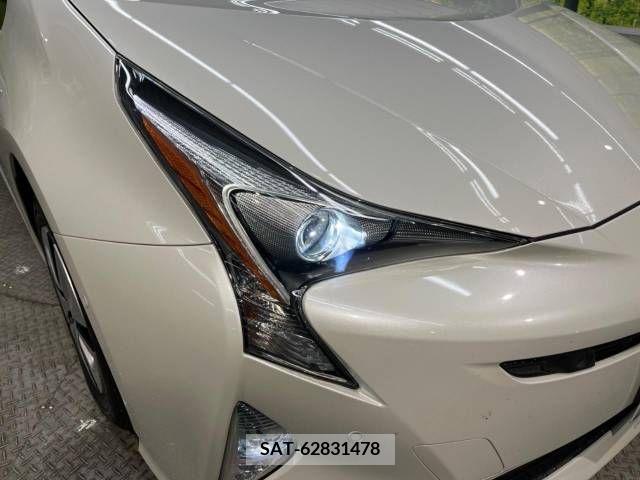 Toyota PRIUS 2018-01 207326-15