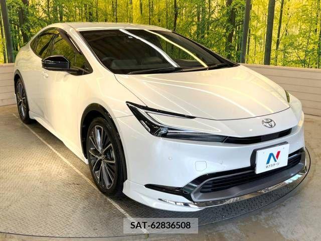 Toyota PRIUS 2023-04 393401-16