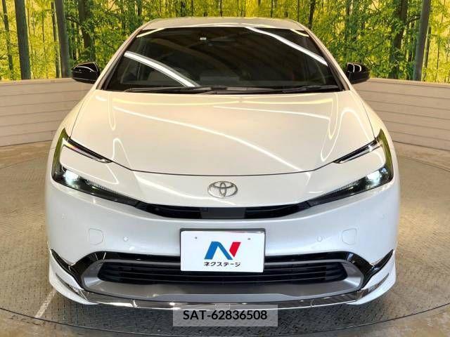 Toyota PRIUS 2023-04 393401-14