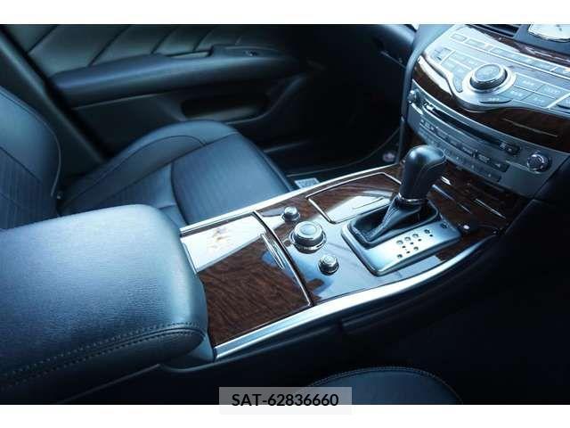 Nissan FUGA 2015-03 218997-12