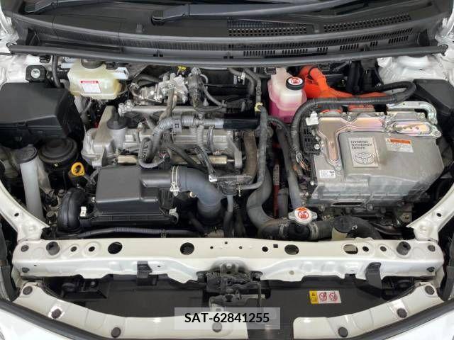 Toyota AQUA 2019-04 380709-18