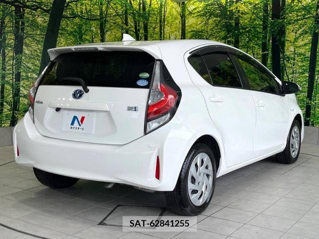 Toyota AQUA 2019-04 380709-17
