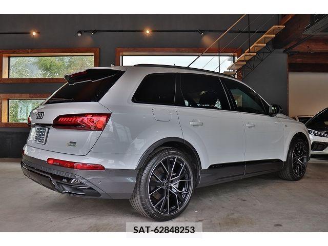 Audi Q7 2023-09 374389-5