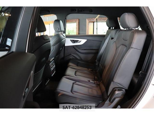 Audi Q7 2023-09 374389-16
