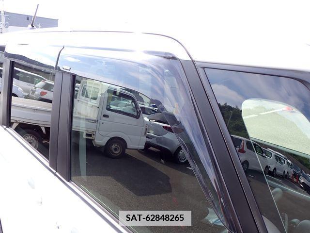 Suzuki SPACIA 2017-05 335423-22