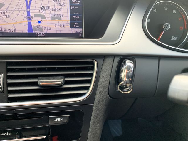 Audi A4 2014-03 181403-11