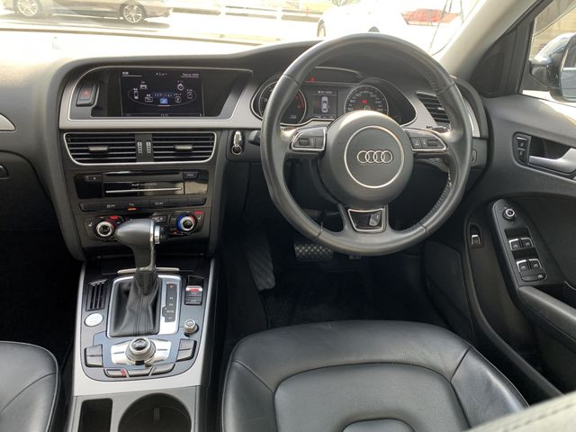 Audi A4 2014-03 181403-2