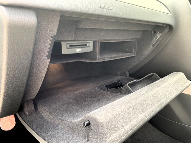 Audi A4 2014-03 181403-14