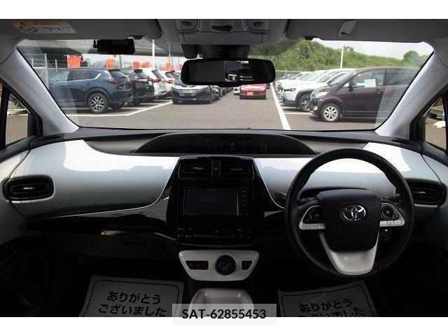Toyota PRIUS 2018-03 330092-15
