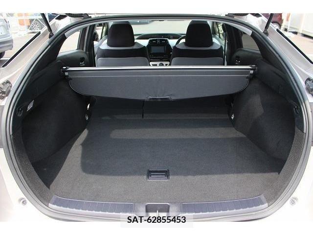 Toyota PRIUS 2018-03 330092-14