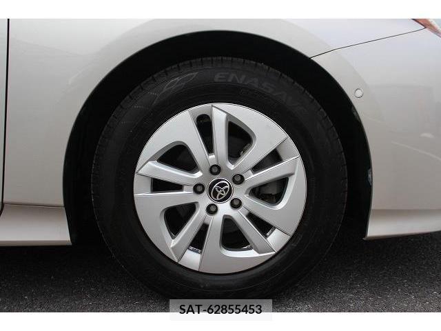 Toyota PRIUS 2018-03 330092-11