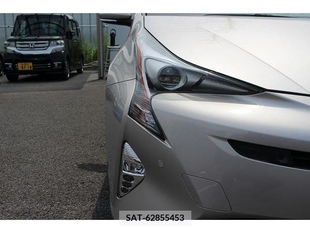 Toyota PRIUS 2018-03 330092-9