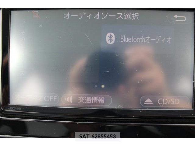 Toyota PRIUS 2018-03 330092-1