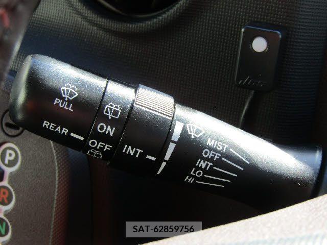 Toyota SPADE 2014-06 214772-15