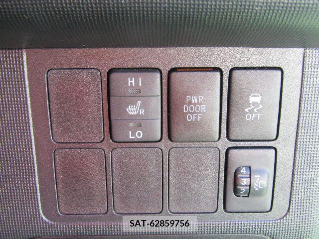 Toyota SPADE 2014-06 214772-10