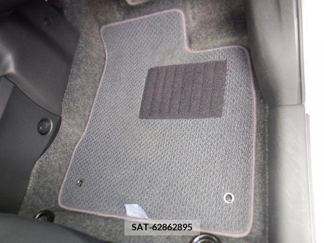 Nissan NOTE 2018-10 329030-25