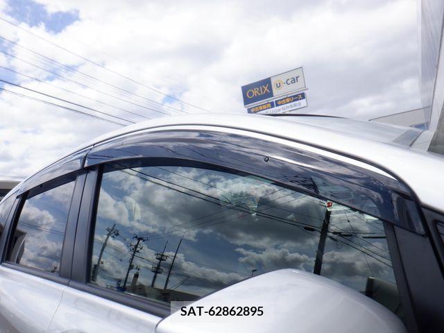 Nissan NOTE 2018-10 329030-17