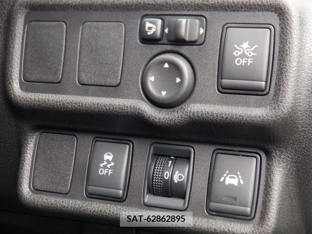 Nissan NOTE 2018-10 329030-6