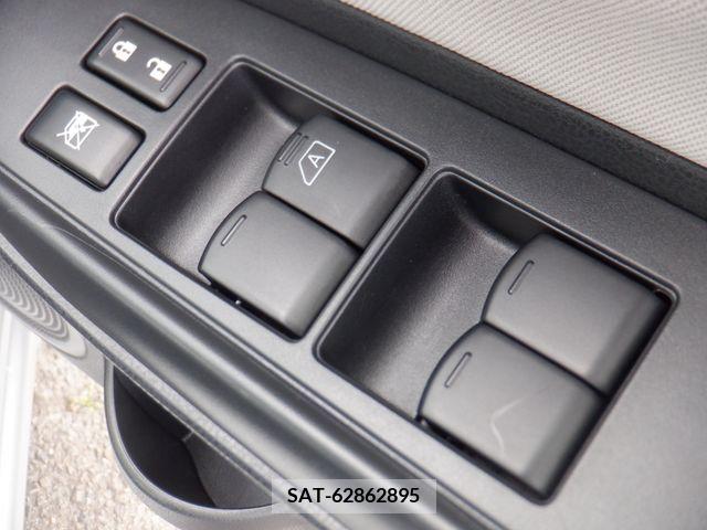 Nissan NOTE 2018-10 329030-10